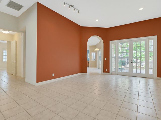 Продажа дома по адресу 21504 Halstead Drive - фото 5995406