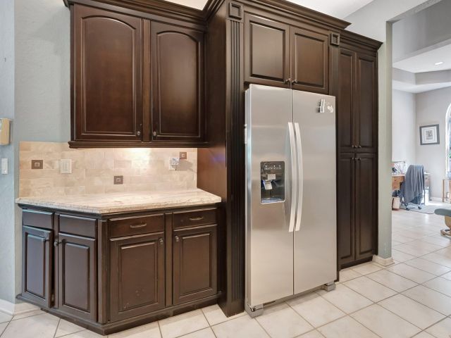 Продажа дома по адресу 21504 Halstead Drive - фото 5995414