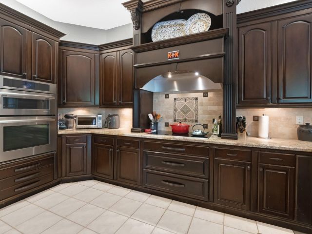 Продажа дома по адресу 21504 Halstead Drive - фото 5995415