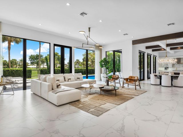 Продажа дома по адресу 1576 Thatch Palm Drive - фото 6226766