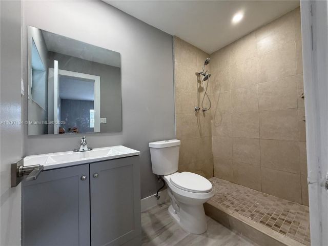 Продажа дома по адресу 20570 NW 1st Ct - фото 5970301