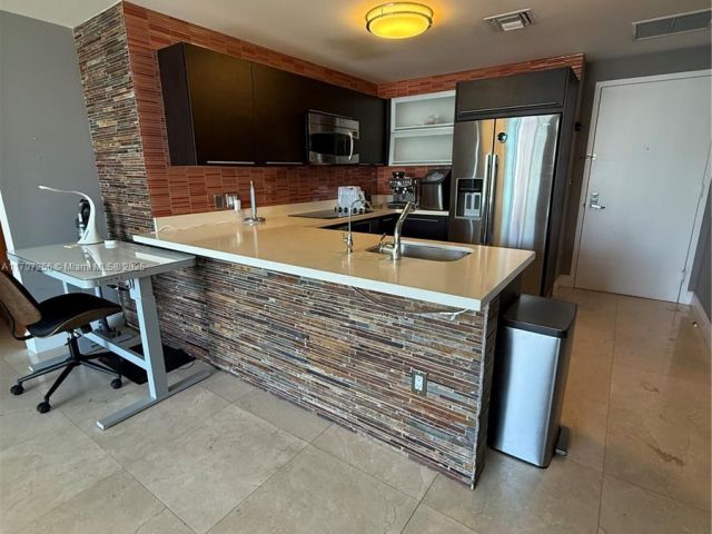 Продажа квартиры #3601 - фото 6869357