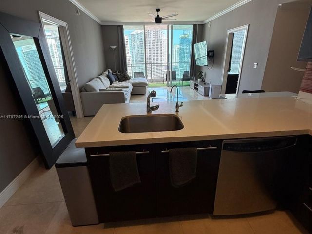 Продажа квартиры #3601 - фото 6869358