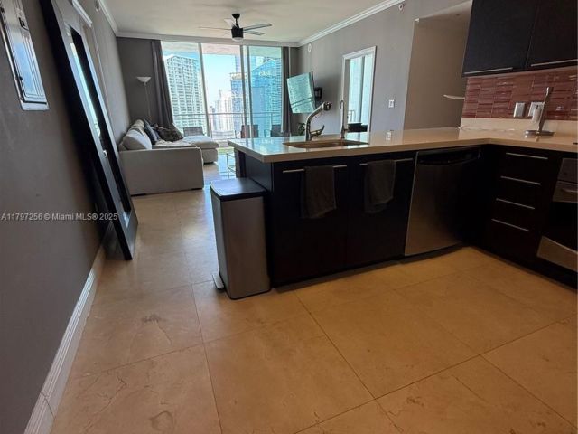 Продажа квартиры #3601 - фото 6869365