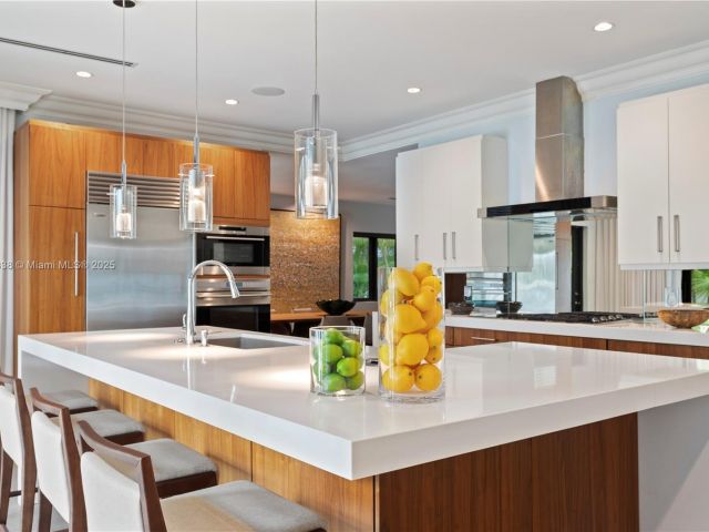 Продажа дома по адресу 250 W San Marino Dr - фото 6009635