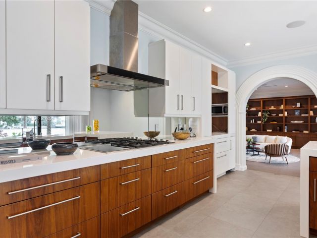 Продажа дома по адресу 250 W San Marino Dr - фото 6009636