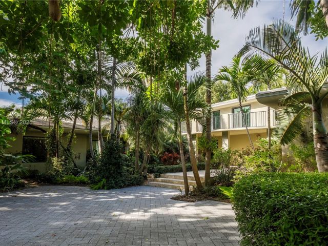 Продажа дома по адресу 250 W San Marino Dr - фото 6009640