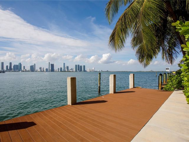 Продажа дома по адресу 250 W San Marino Dr - фото 6009644