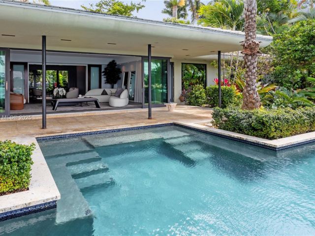 Продажа дома по адресу 250 W San Marino Dr - фото 6009645