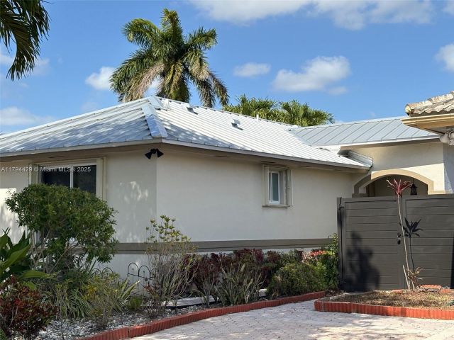 Продажа дома по адресу 7045 SW 161 PL - фото 5984523