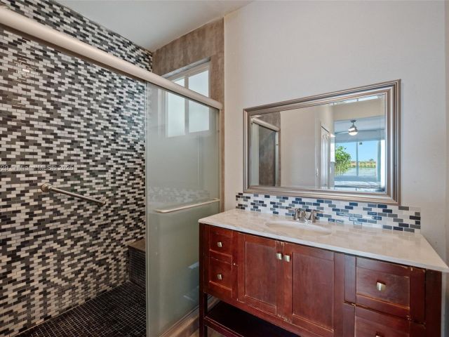 Продажа дома по адресу 7045 SW 161 PL - фото 6285319