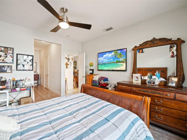 Продажа дома по адресу 7045 SW 161 PL - фото 6285320