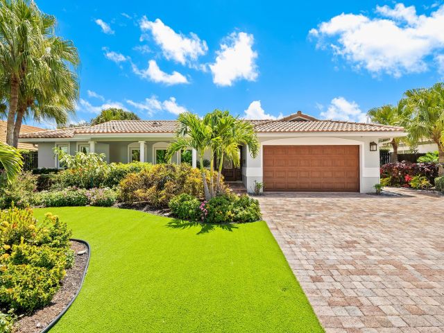 Продажа дома по адресу 3040 NE 46th St - фото 6051180