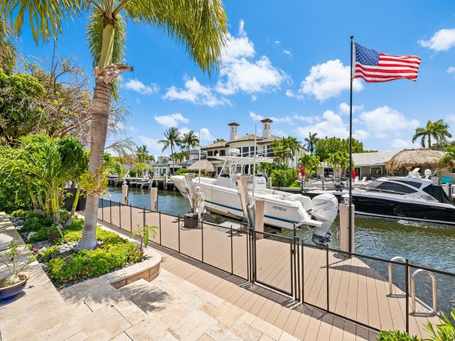 Продажа дома по адресу 3040 NE 46th St - фото 6051182