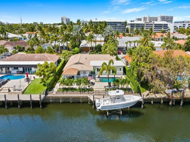 Продажа дома по адресу 3040 NE 46th St - фото 6051190