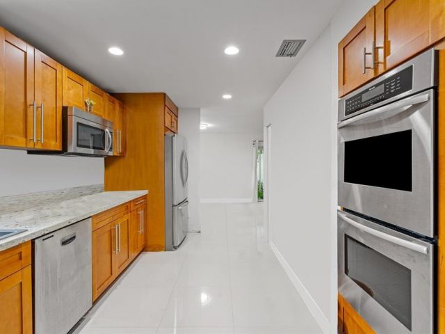 Продажа дома по адресу 9816 NW 51 TE - фото 5982934