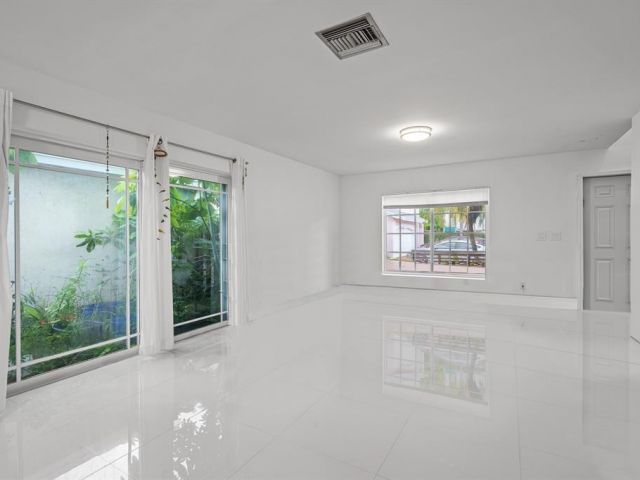 Продажа дома по адресу 9816 NW 51 TE - фото 5982941