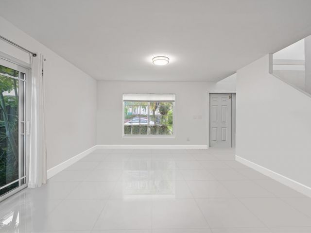 Продажа дома по адресу 9816 NW 51 TE - фото 5982942