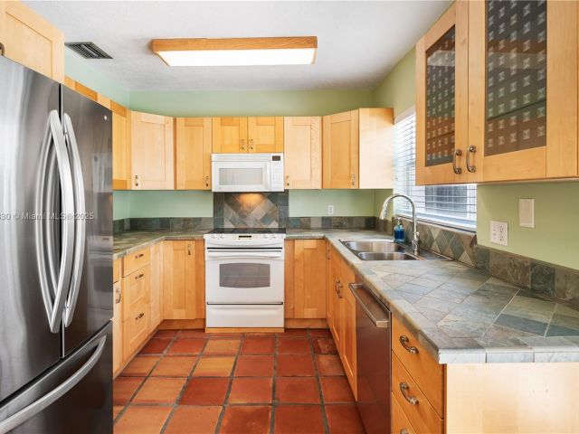 Продажа дома по адресу 310 Woodcrest Rd - фото 5969570