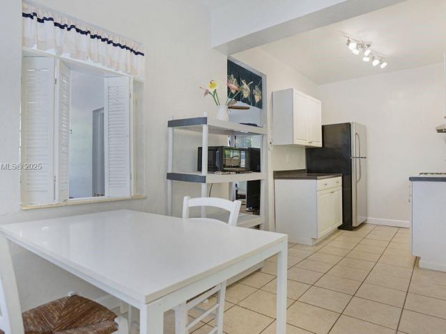 Продажа дома по адресу 1423 Biarritz Dr - фото 6038655