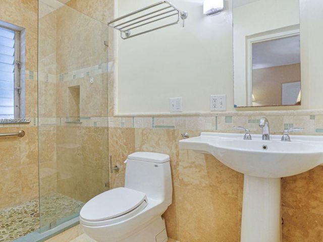 Продажа дома по адресу 1423 Biarritz Dr - фото 6038661