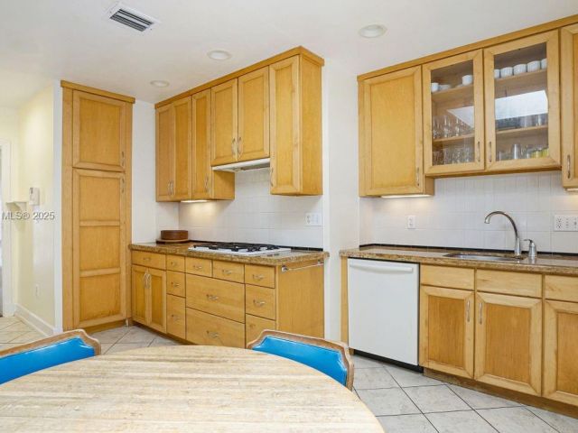 Продажа дома по адресу 1423 Biarritz Dr - фото 6038665