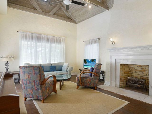 Продажа дома по адресу 1423 Biarritz Dr - фото 6038667