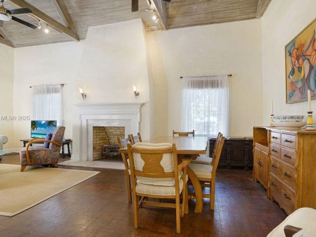 Продажа дома по адресу 1423 Biarritz Dr - фото 6038668