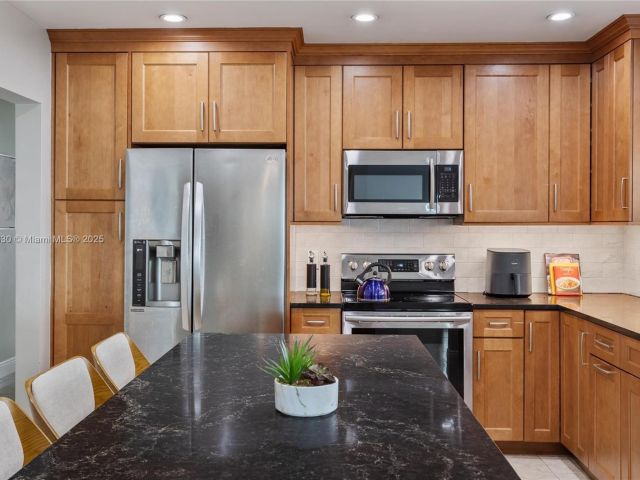 Дом в аренду по адресу 608 1st Key Dr - фото 5970917