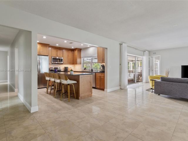 Дом в аренду по адресу 608 1st Key Dr - фото 5970918