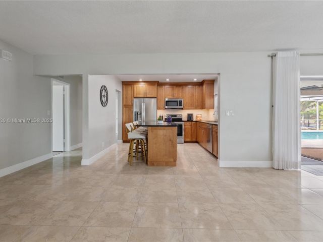 Дом в аренду по адресу 608 1st Key Dr - фото 5970919