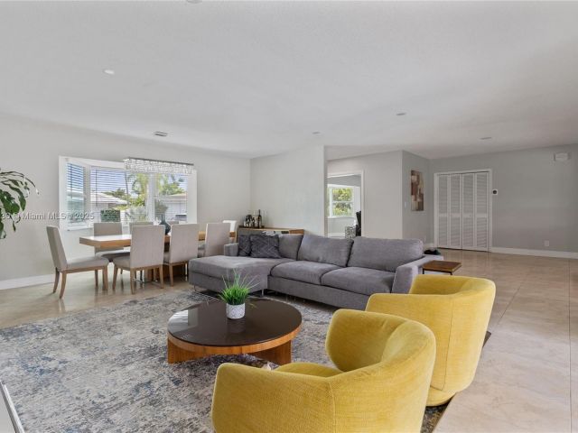 Дом в аренду по адресу 608 1st Key Dr - фото 5970923