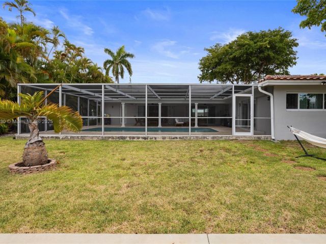 Дом в аренду по адресу 608 1st Key Dr - фото 5970926