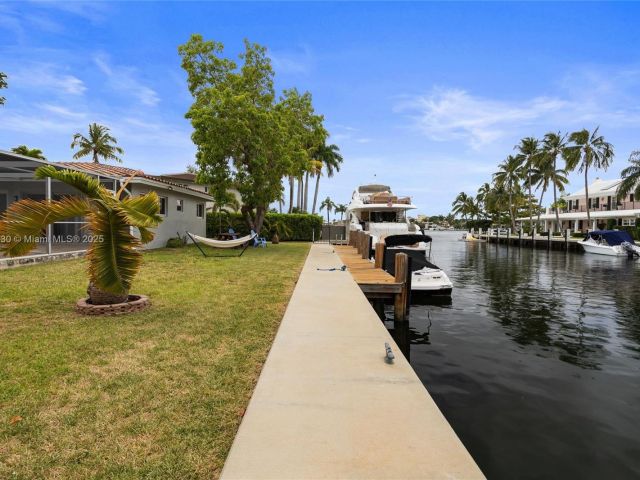 Дом в аренду по адресу 608 1st Key Dr - фото 5970927