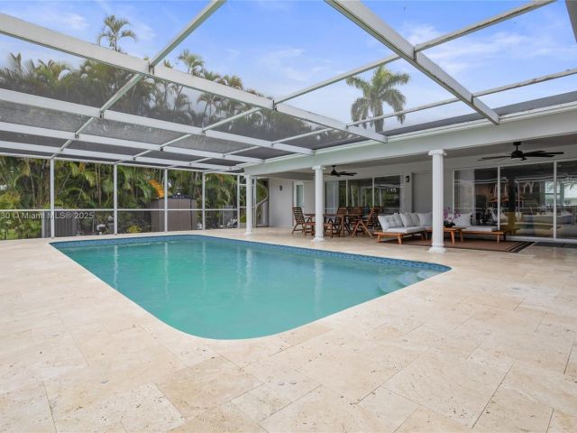 Дом в аренду по адресу 608 1st Key Dr - фото 5970930