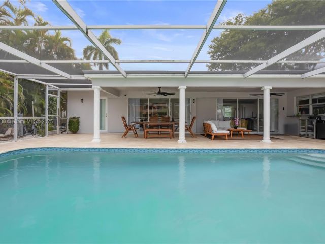 Дом в аренду по адресу 608 1st Key Dr - фото 5970931