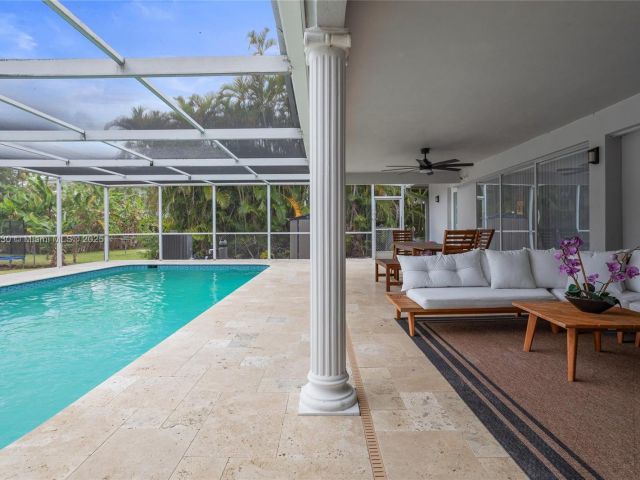 Дом в аренду по адресу 608 1st Key Dr - фото 5970932