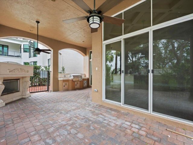 Продажа дома по адресу 17614 Circle Pond Court - фото 6643602