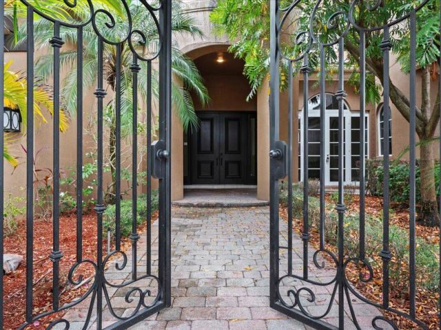 Продажа дома по адресу 17614 Circle Pond Court - фото 6643605