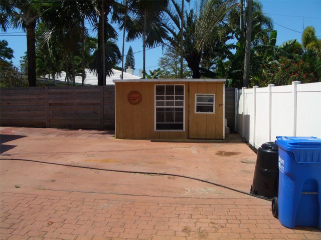 Продажа дома по адресу 2780 SE 5th Ct - фото 5980670