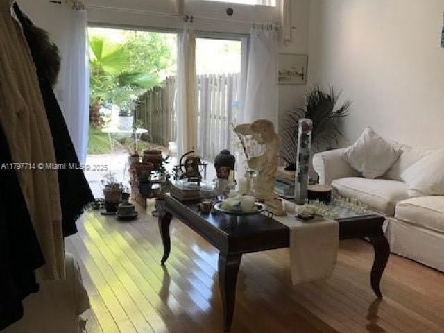 Продажа дома по адресу 10135 SW 156th Ave - фото 5985546