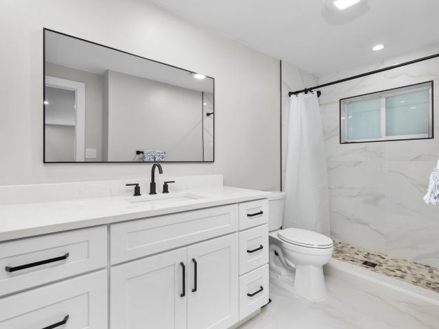 Продажа дома по адресу 2500 NE 23rd Street - фото 5980639