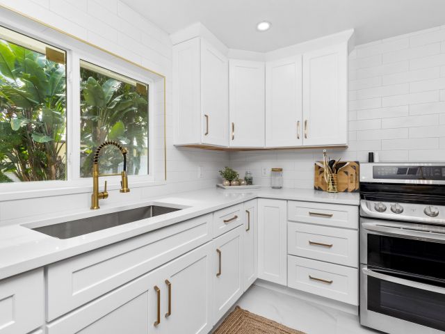 Продажа дома по адресу 2500 NE 23rd Street - фото 5980643