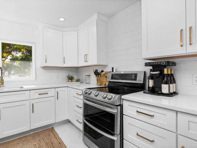 Продажа дома по адресу 2500 NE 23rd Street - фото 5980645