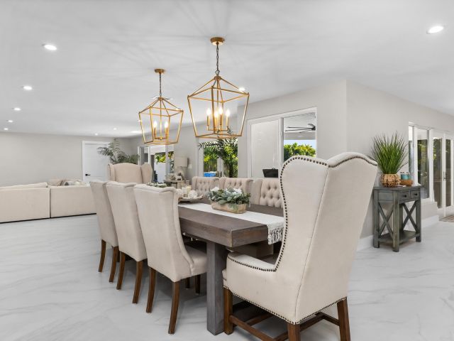 Продажа дома по адресу 2500 NE 23rd Street - фото 5980650