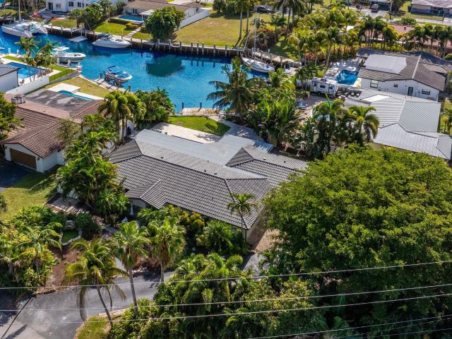 Продажа дома по адресу 2500 NE 23rd Street - фото 5980651