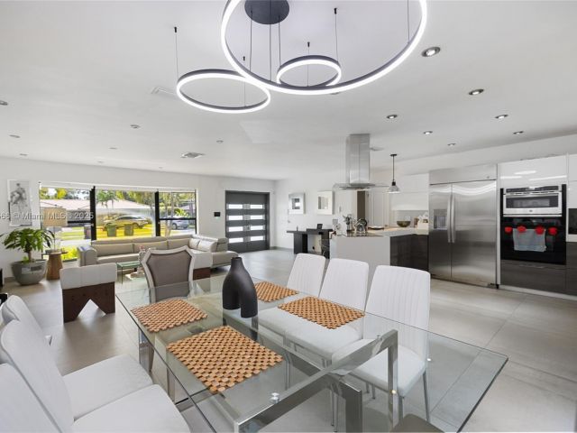 Дом в аренду по адресу 20375 NE 22nd Pl - фото 6208789