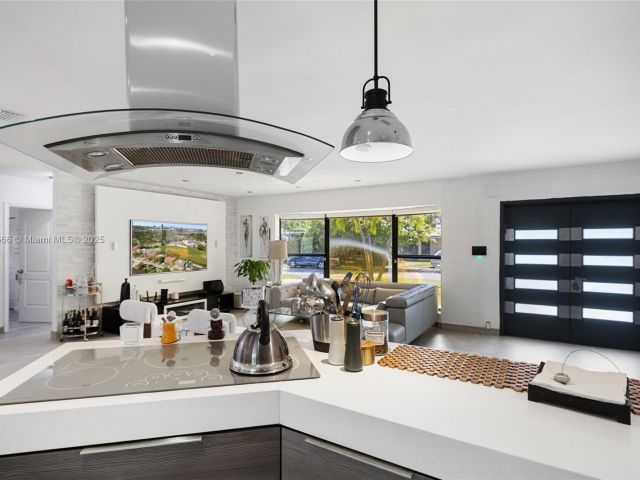 Дом в аренду по адресу 20375 NE 22nd Pl - фото 6208790