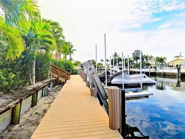 Продажа дома по адресу 4041 NE 34th Avenue - фото 5981635