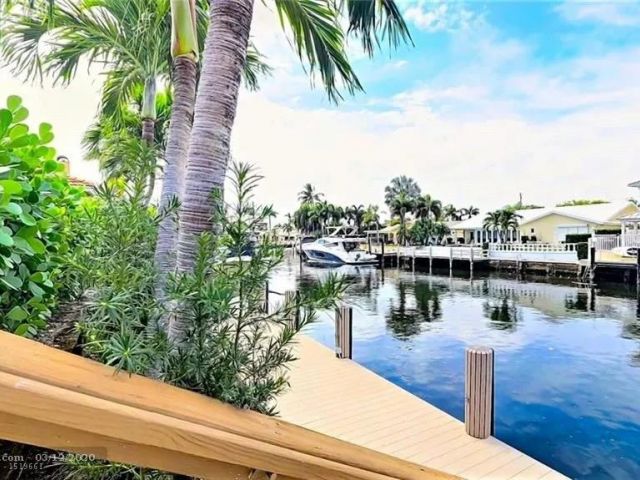 Продажа дома по адресу 4041 NE 34th Avenue - фото 5981636